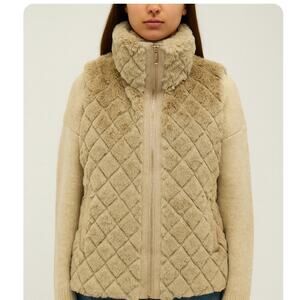 Carmen Marc Valvo Medium Faux Fur Vest Beige NWT